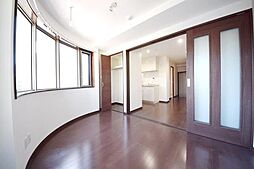 ＦＩＲＳＴ（ファースト） 201 2階1DKのリビング/ダイニング