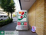 セブンイレブン戸田本町1丁目店 173m