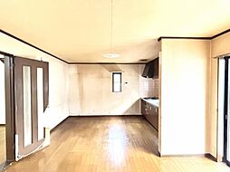 桑名市赤尾台2丁目　戸建て 4LDKのリビング/ダイニング