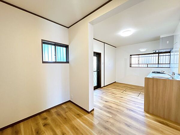 【リフォーム済】キッチン別角度です。
