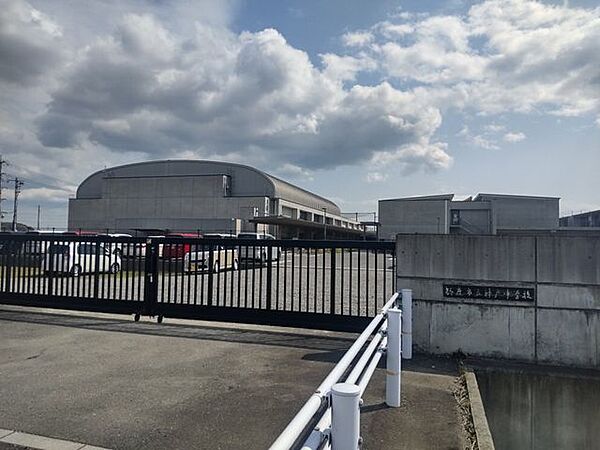 神戸中学校まで2.8km（自転車約19分）です。 2800m