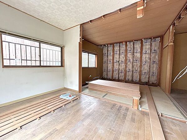 【リフォーム中】リビング　床フロアタイル張、天井・壁クロス張替え予定。