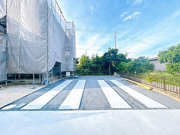 【リフォーム中】駐車場　除草と整地、間口拡張を行い駐車場を整える予定です。