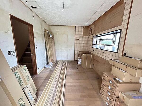 【リフォーム中】1階洋室　床フロアタイル張、天井・壁クロス張替え予定。クローゼットを新設予定。