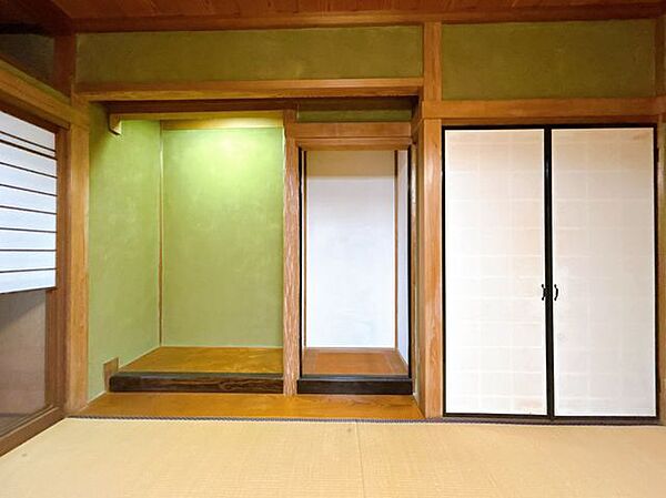 【現況販売】1階南西側和室の収納です。