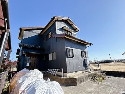 外観：【住宅ローン減税対象】価格には消費税、リフォーム費用を含みます。自社物件につき随時ご案内可能。内覧希望の方はお電話ください。