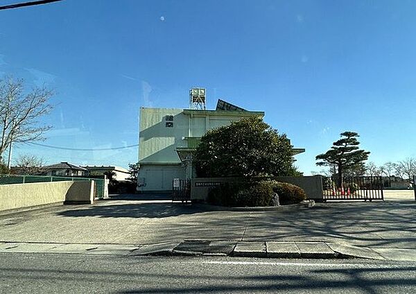 西尾市立福地南部小学校徒歩5分。 380m