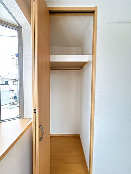【リフォーム済み/収納】クロス貼り替えを行いました。