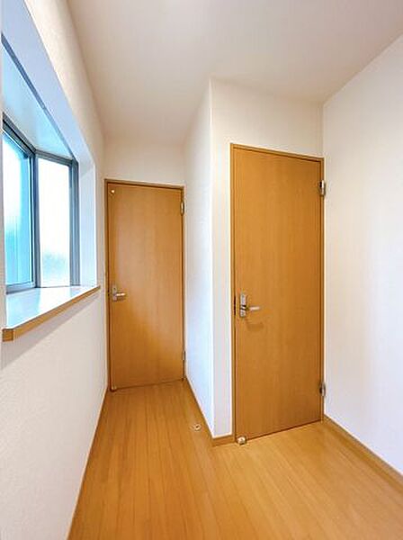 【リフォーム済み/2階廊下】クロス貼り替えを行いました。