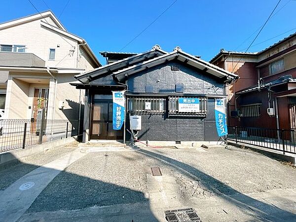 【リフォーム後/現地外観】フェンスは新品交換を行いました。外壁塗装を行っております。