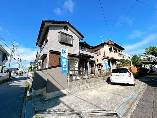 【リフォーム後/駐車場】2台駐車可能です。