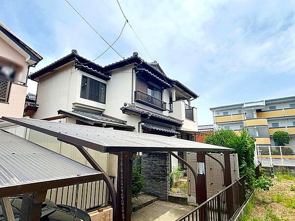【外観/リフォーム前】外壁塗装を行います。