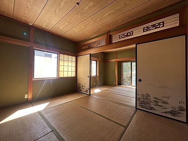 【リフォーム前/LDK】現在続き間の和室をつなげ、約16帖のLDKに変更します。対面キッチン仕様へ変更予定です。