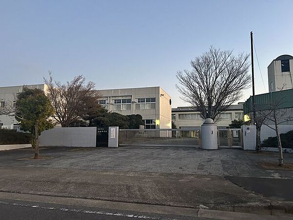 岡崎市立福岡中学校 福岡中学校まで約1.3ｋｍ（徒歩16分） 1270m