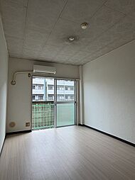 リバーサイド澤井 102 1階ワンルームのリビング/ダイニング