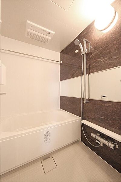 画像6:バスルーム　追い焚き機能　浴室乾燥暖房