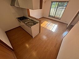 ウエスト魚住2 3階1LDKのリビング/ダイニング