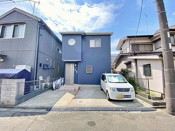 暮らし易い平坦な立地も大きな魅力です。お買物や通勤、お出かけ等、自転車の利用がとても便利♪内見好評受付中です。お気軽にご見学にお越し下さい。現地（2026年9月）撮影