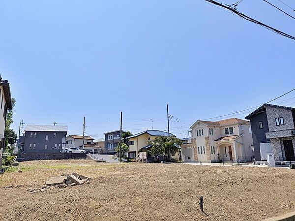 ～　鎌倉市城廻　土地　～スーパーや生活施設が身近に揃い、毎日の買い物が快適。暮らしやすさを感じられる便利な立地です。現地写真（2026年8月）撮影
