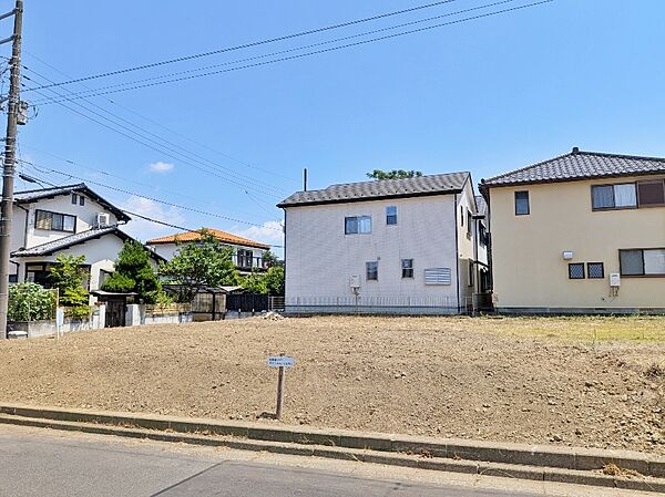 ～　鎌倉市城廻　土地　～前面道路の交通量が少なく、静かで落ち着いた暮らしを望む方に適した安心感のある立地です。現地写真（2026年8月）撮影