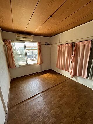 2階和室、畳の...