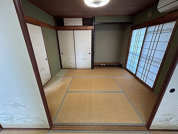 和室2部屋をつなげて利用できます。