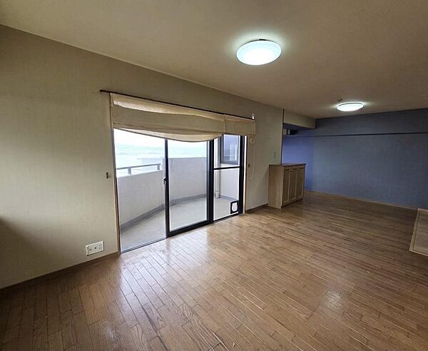 ※家具消し加工しています。家具や家電が配置しやすいリビング。