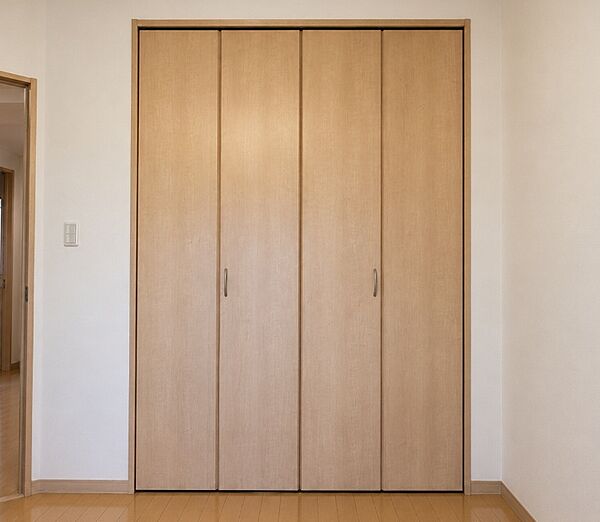 各部屋に収納があります。※家具消ししています。