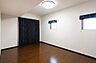 室内：各部屋収納があり室内を広く利用できます。※家具消ししています。