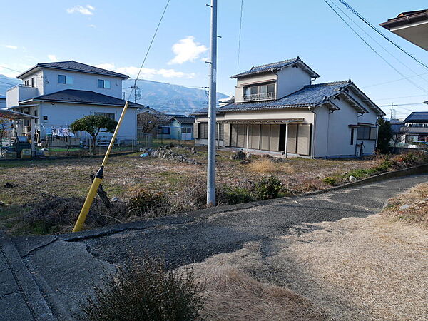 東側私道から見た様子です
