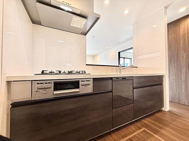 ■シンプルで美しく心地よい時間を生むキッチン空間