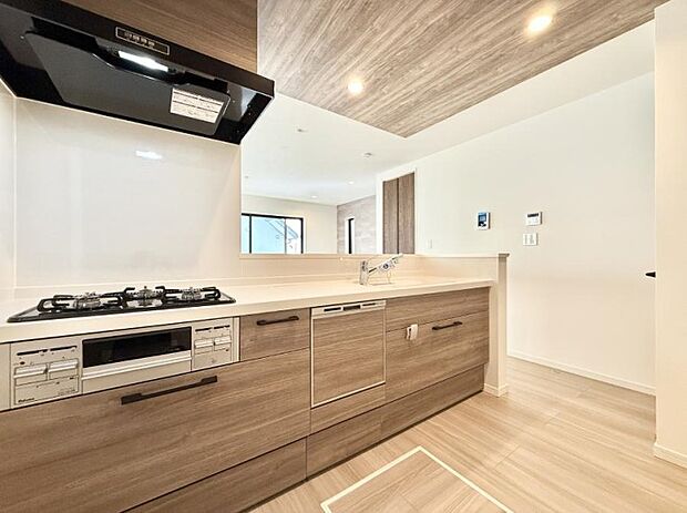 ■シンプルで機能的、毎日使いやすいキッチン