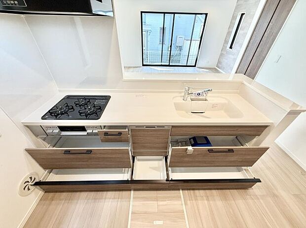 ■家族の絆を深める、温もりのあるキッチン