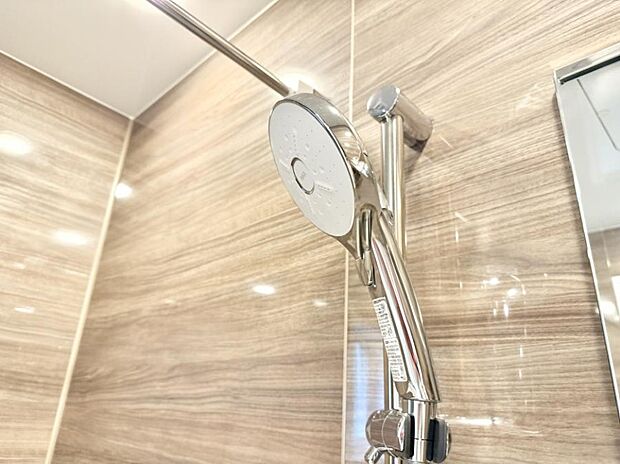 ■わざわざシャワー水栓のレバーまで手を伸ばす必要がなく、簡単に止水できる