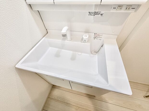 ■手洗いや顔を洗う時も快適に使える便利なシャワー