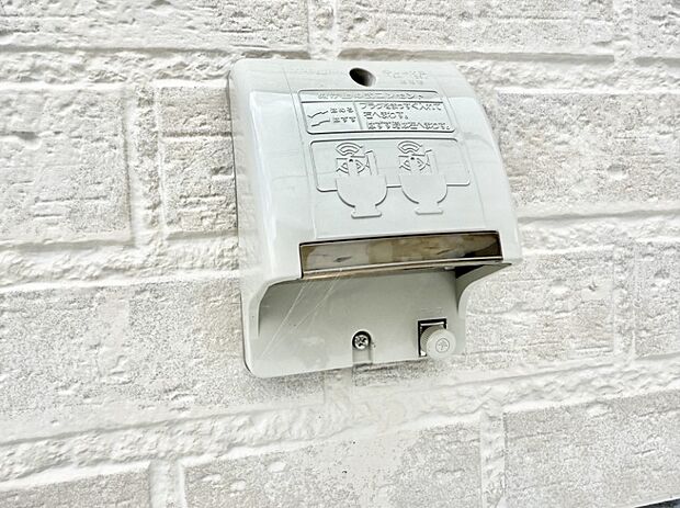 ■屋外に電源コンセントがあれば、高圧洗浄機で窓や外壁を掃除するなど便利です。