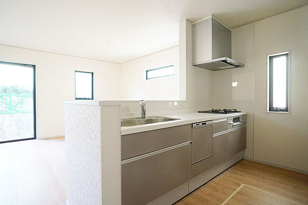 ■家族の会話が弾む、心地よいキッチンスペース