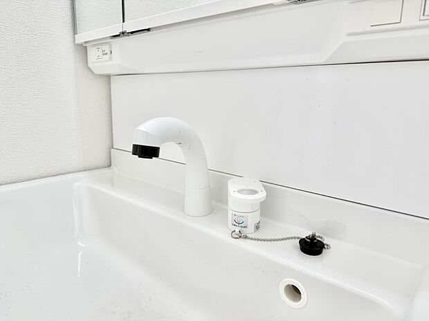 ■手洗いや顔を洗う時も快適に使える便利なシャワー