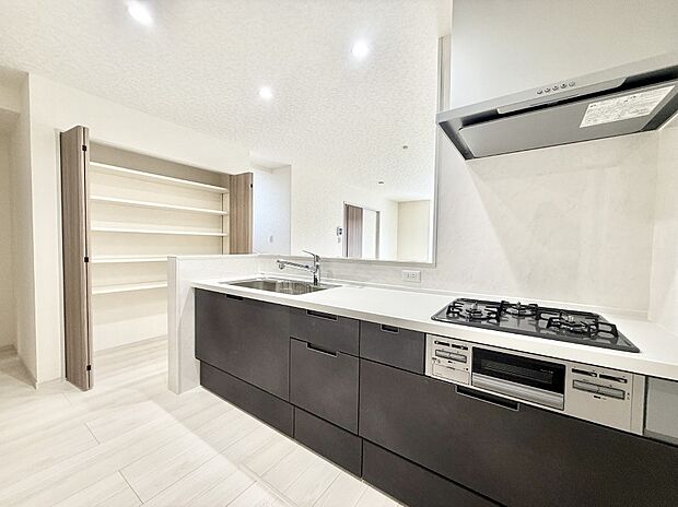 ■家族の絆を深める、温もりのあるキッチン