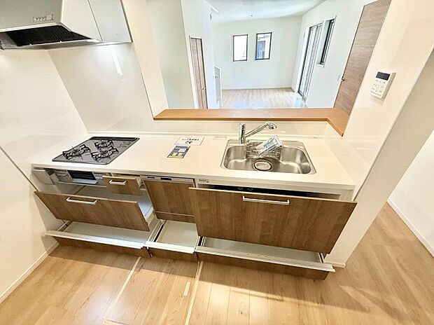 ■シンプルで機能的、毎日使いやすいキッチン