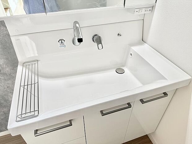 ■手洗いや顔を洗う時も快適に使える便利なシャワー