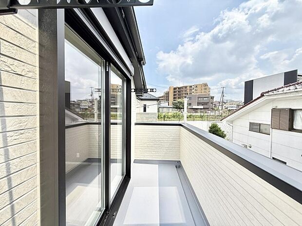 ■ 季節の移ろいを感じられる開放的な空間です