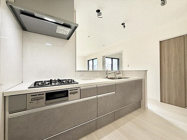 ■家族の絆を深める、温もりのあるキッチン