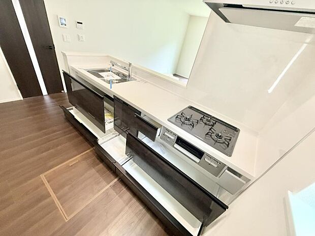 ■シンプルで機能的、毎日使いやすいキッチン