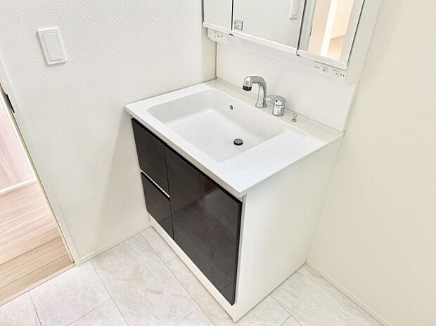 ■手洗いや顔を洗う時も快適に使える便利なシャワー