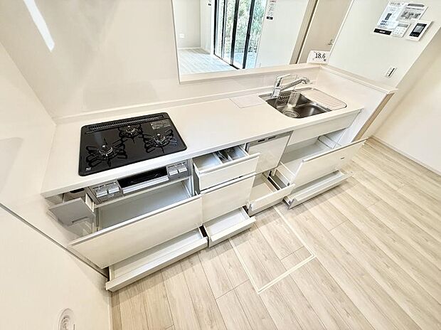 ■家族の絆を深める、温もりのあるキッチン