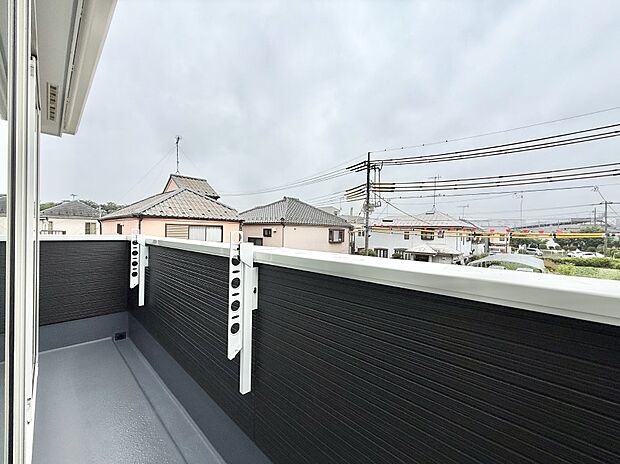 ■ 自然を身近に感じる、開放的なバルコニー