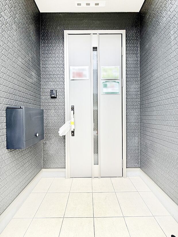 ■ 心地よい暮らしへとつながる、温かい玄関