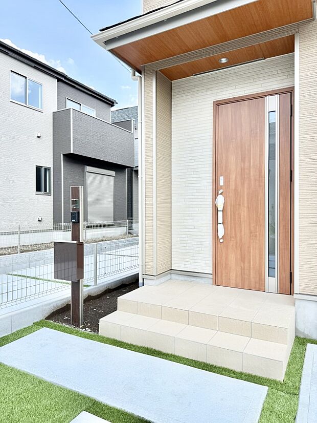 ■ 家族とゲストをやさしく迎える、心温まる玄関