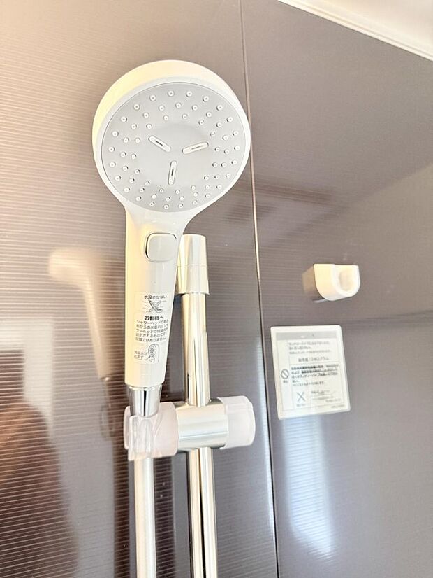 ■手元で簡単に止水できるため、水の無駄遣いを減らすことができます。